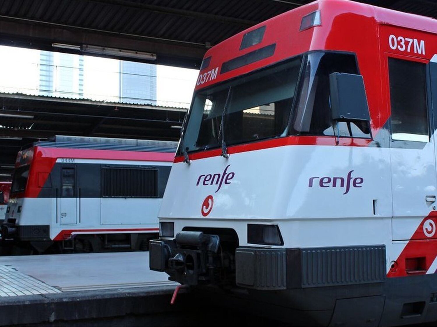 Todo sobre el abono de Renfe gratis anunciado por Sánchez: a qué billetes afecta y desde cuándo