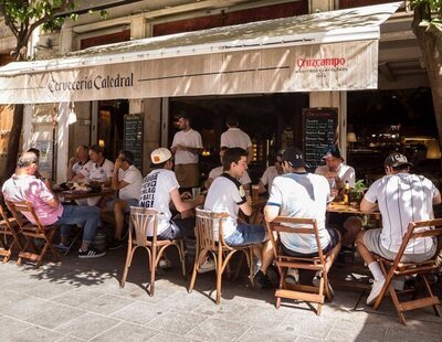 Llegan a España los bares "con tiempo de consumición": ¿es legal?