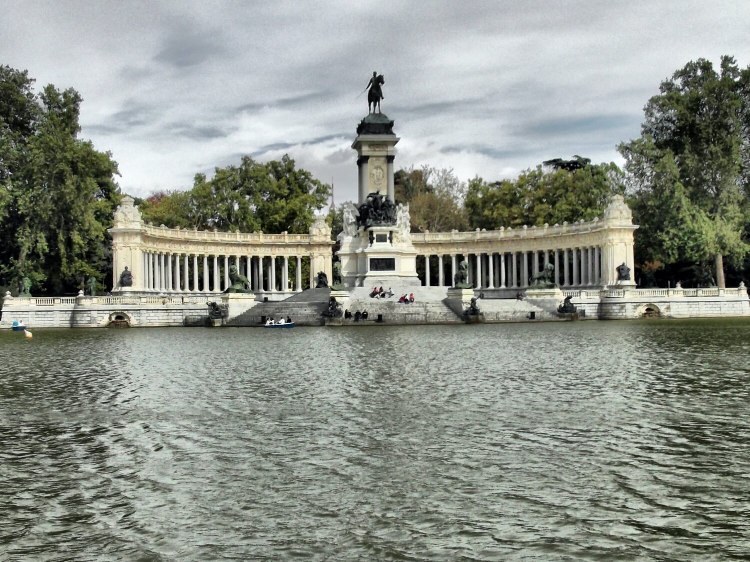 ¿Por qué Madrid cierra El Retiro y otros ocho parques si nos encontramos en plena ola de calor?