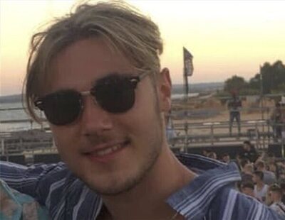 Un joven británico muere decapitado por las palas de un helicóptero mientras se hacía un selfie en Mykonos