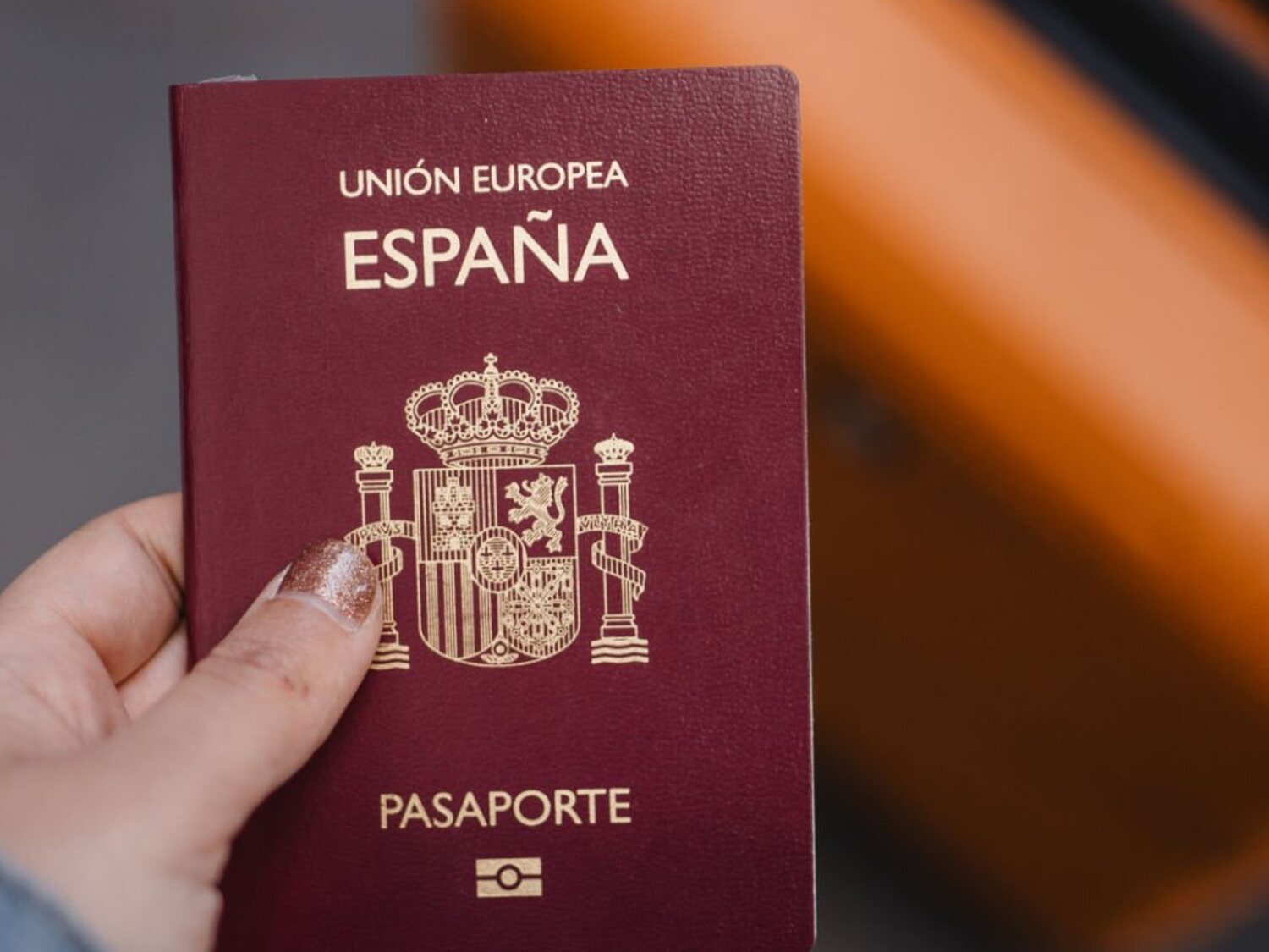 Cuidado con el pasaporte: la confusa tipografía que podría dejarte en tierra