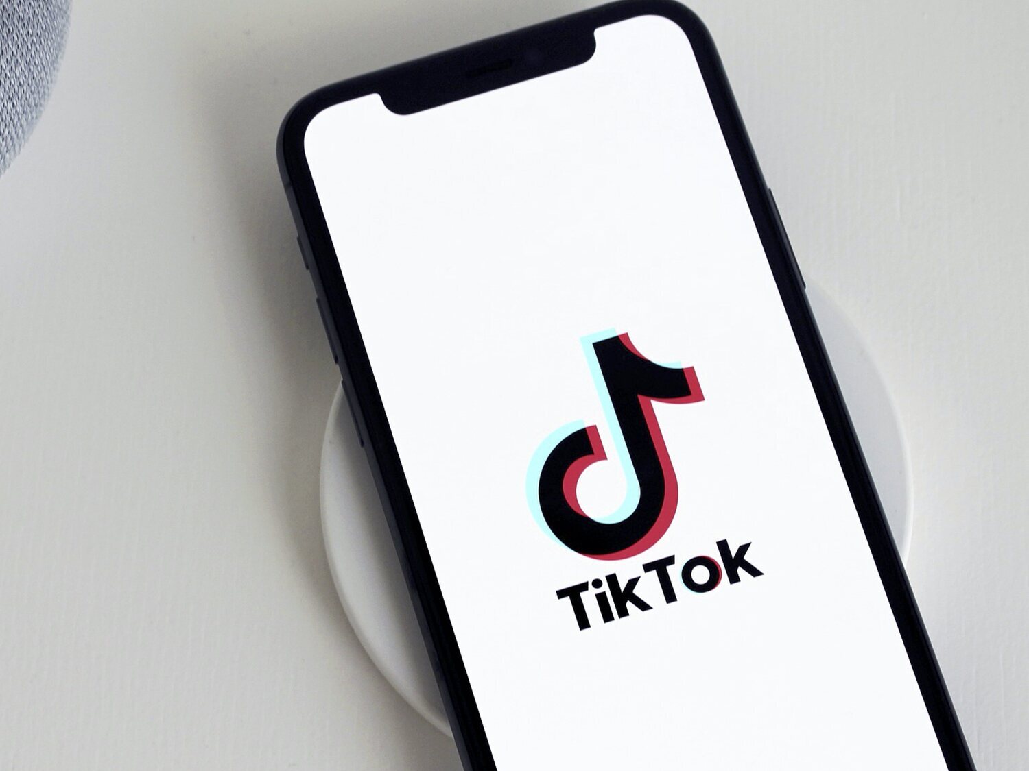 Descubren que el navegador de TikTok puede registrar todos los datos que el usuario teclea en su móvil