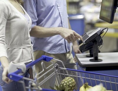 Por qué nunca deberías utilizar las cajas de autocobro en el supermercado, según una abogada