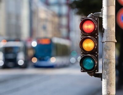 El motivo por el que la DGT planea eliminar la luz ámbar de todos los semáforos en España