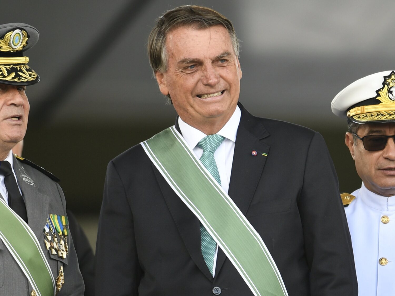 Bolsonaro pone en duda el sistema electoral y se queja de que le provoquen "ser un dictador"