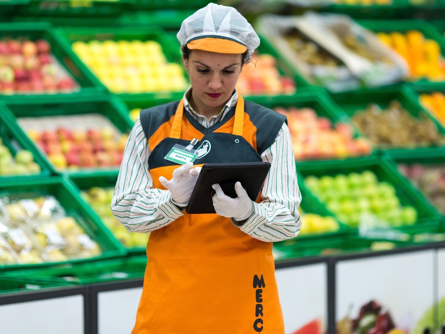 Mercadona cambia el horario de sus supermercados y decide sobre sus aperturas en domingo