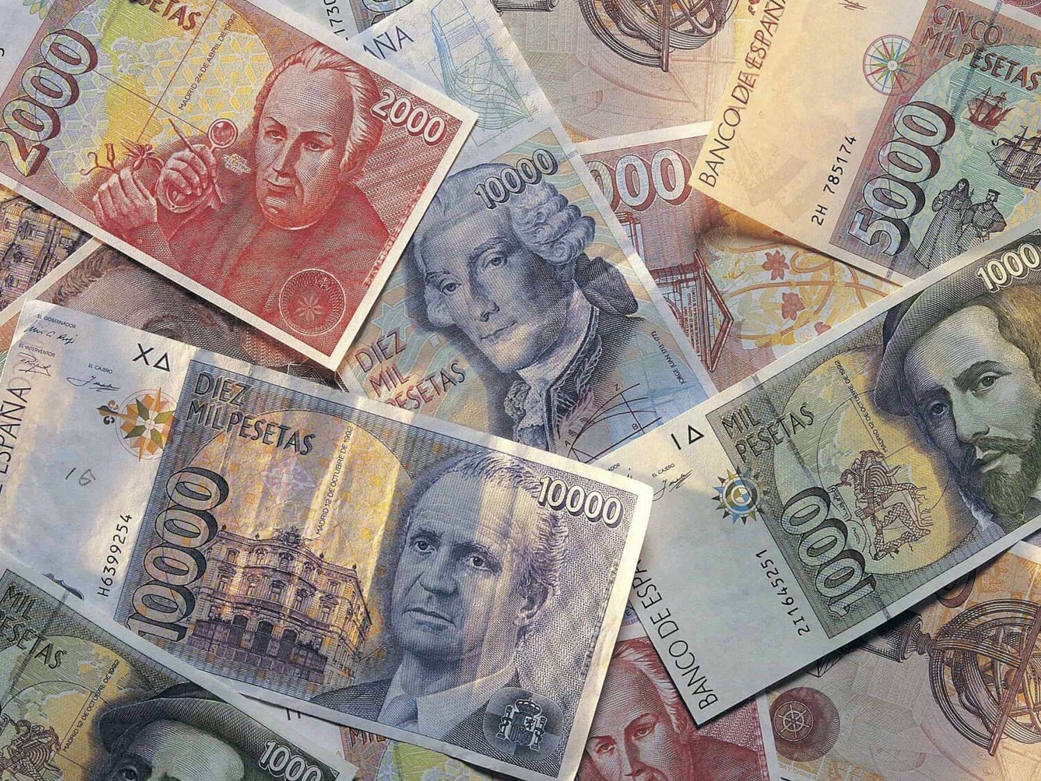 Encuentra 9 millones de pesetas en una casa que está rehabilitando pero el Banco de España ya no las cambia a euros