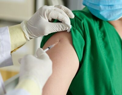 Llega a España la cuarta dosis de la vacuna contra el coronavirus: todas las claves