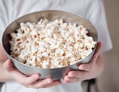 Alerta alimentaria: Sanidad retira de la venta estas conocidas palomitas para microondas de todos los supermercados