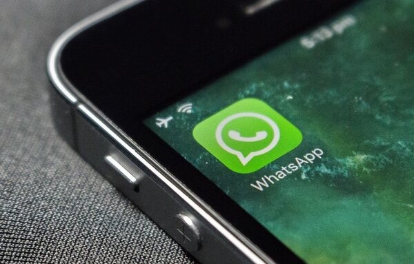 WhatsApp ya permite a algunos usuarios ocultar el estado 'en línea' en todos sus chats