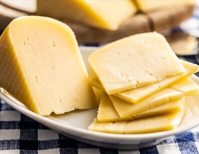 Alerta alimentaria: retiran estos populares quesos del supermercado por presencia de cuerpos extraños metálicos
