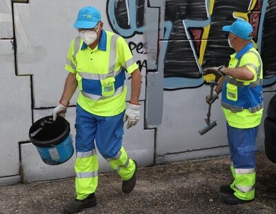 Un operario de limpieza devuelve una bolso con más de 11.000 euros que se encontró por la calle en Galicia