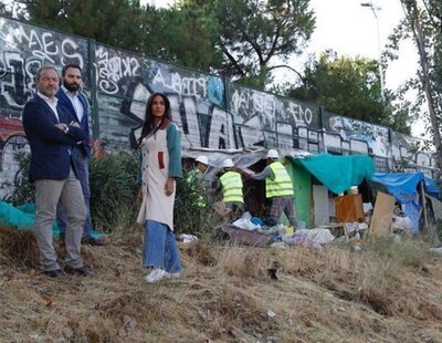 Críticas a Begoña Villacís por presumir de desalojar a personas de unas chabolas que han terminado nuevamente en la calle