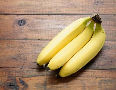 Si encuentras estas manchas blancas en tu plátano, no te lo comas: podrían ser arañas