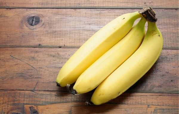 Si encuentras estas manchas blancas en tu plátano, no te lo comas: podrían ser arañas