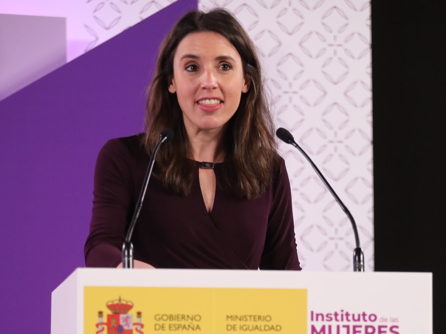 Ridículo internacional de VOX, PP y Cs: La Eurocámara rechaza debatir su bulo sobre Irene Montero y la pederastia