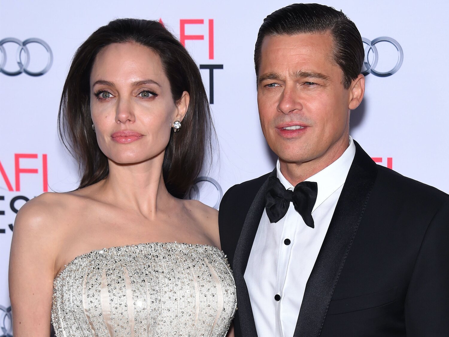 Angelina Jolie demanda a Brad Pitt por malos tratos hacia ella y sus hijos