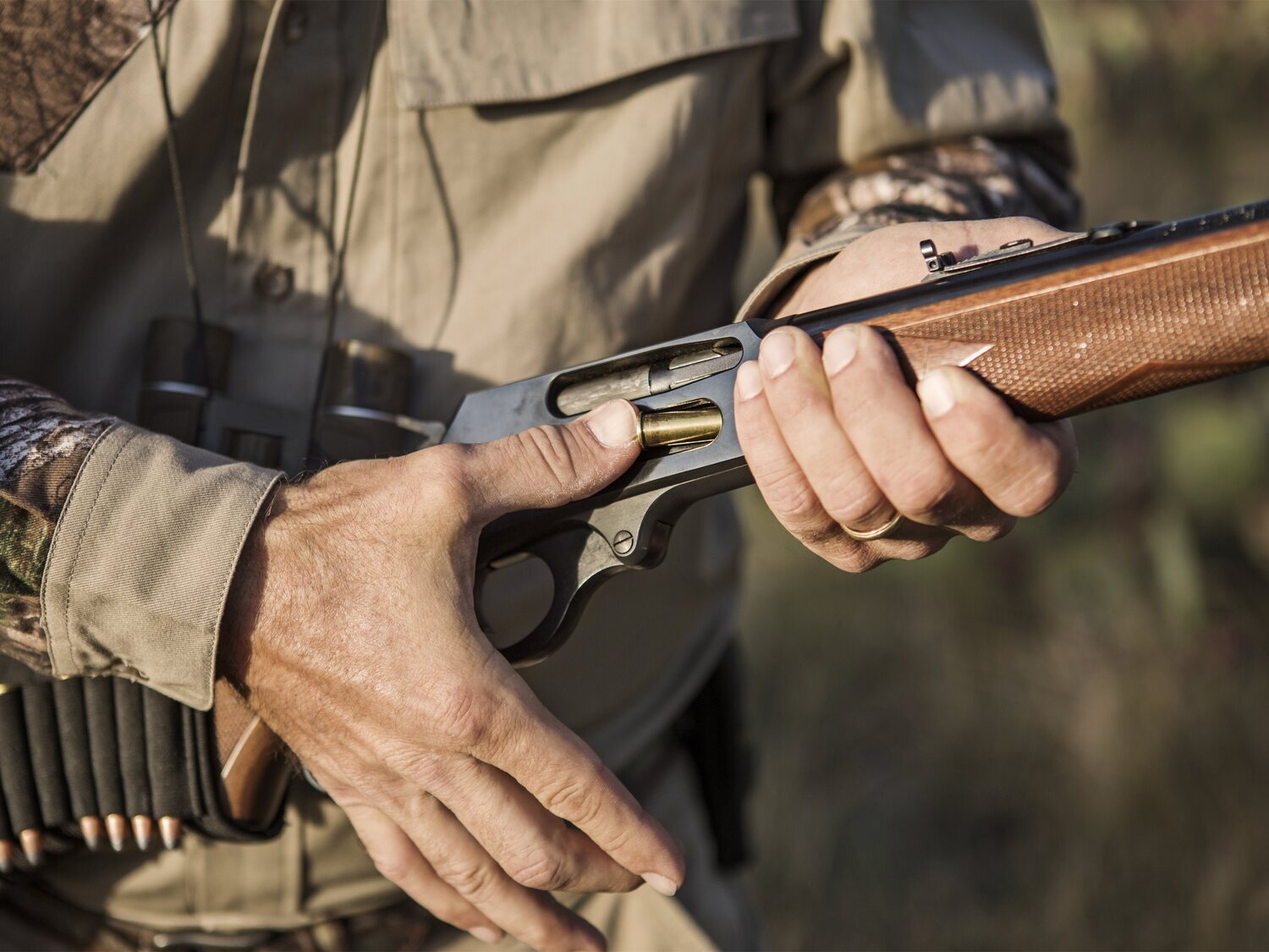 Muere un cazador tras dispararse con su rifle mientras atacaba animales