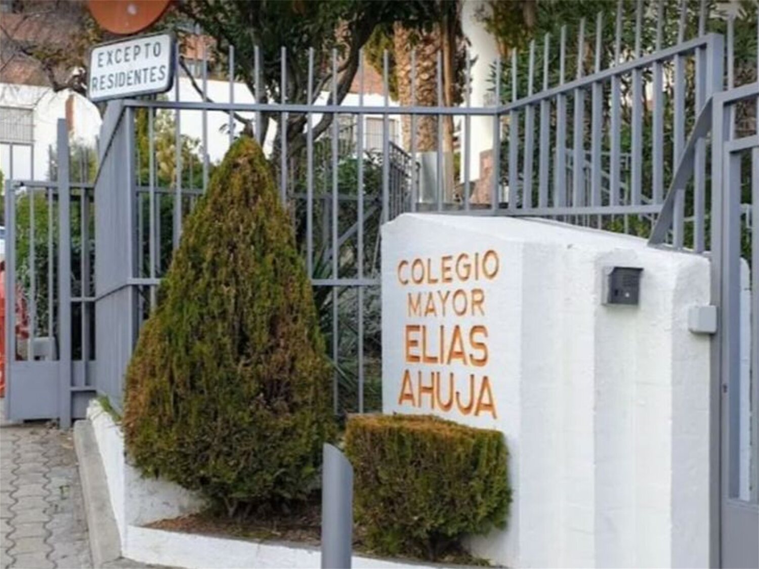 ¿Cuánto cuesta estudiar en el colegio mayor Elías Ahuja de Madrid?