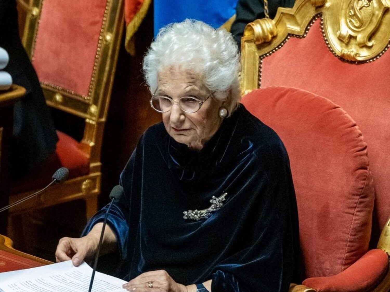 Liliana Segre, superviviente de Auschwitz, traspasa la presidencia del Senado italiano al posfascista Ignazio La Rusa