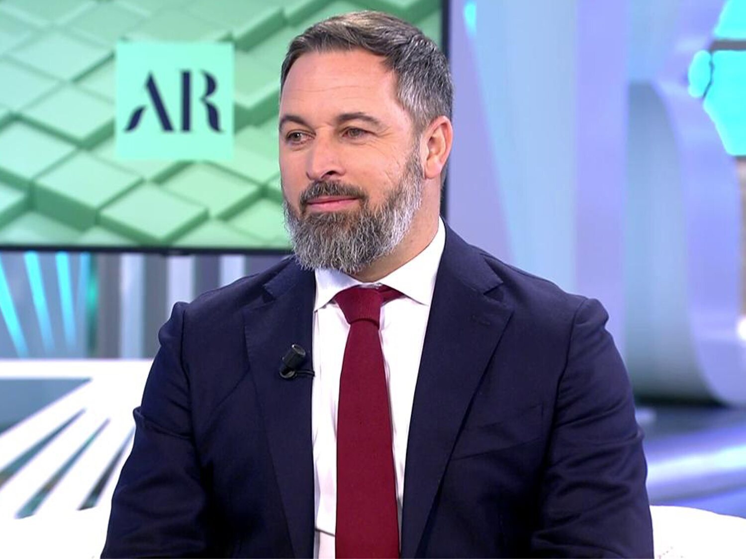 Abascal amenaza con revisar la concesión de laSexta porque "actúa como el enemigo" y "alentó el golpe secesionista"