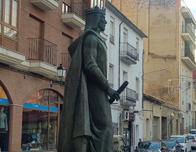 'Jaime, el Pajas': la estatua de un pueblo de Alicante de la que todo el mundo habla