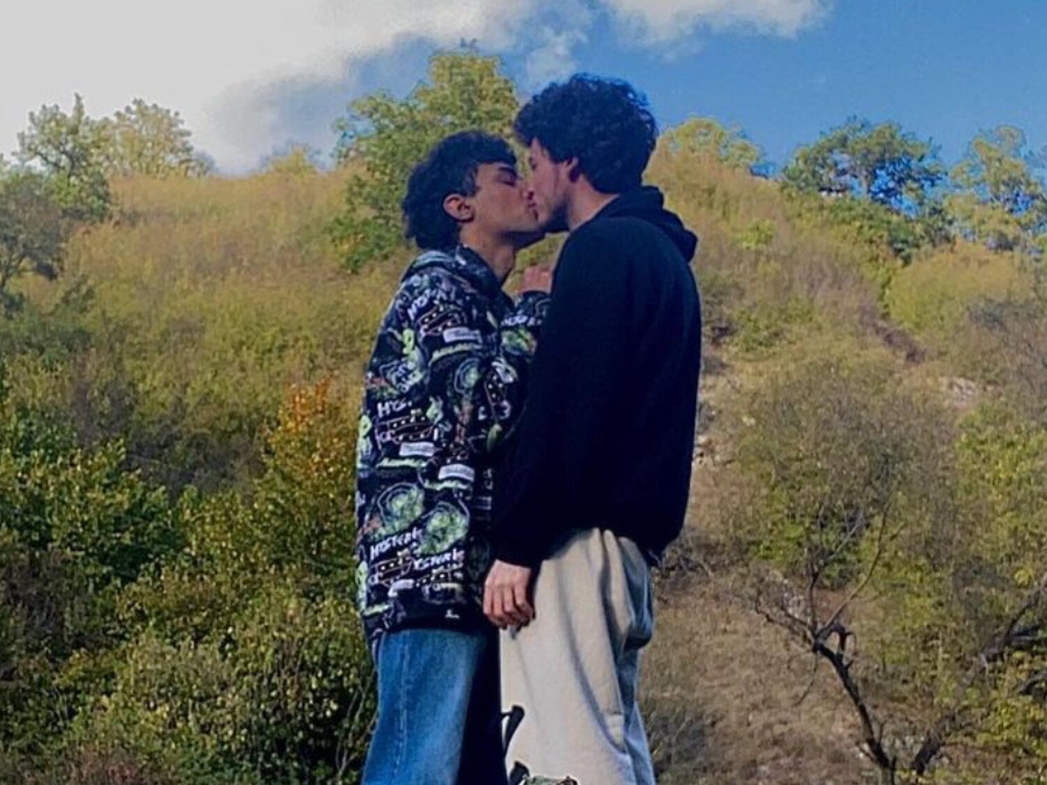 Una pareja gay de Armenia no aguanta la homofobia y se suicida tras publicar su último beso