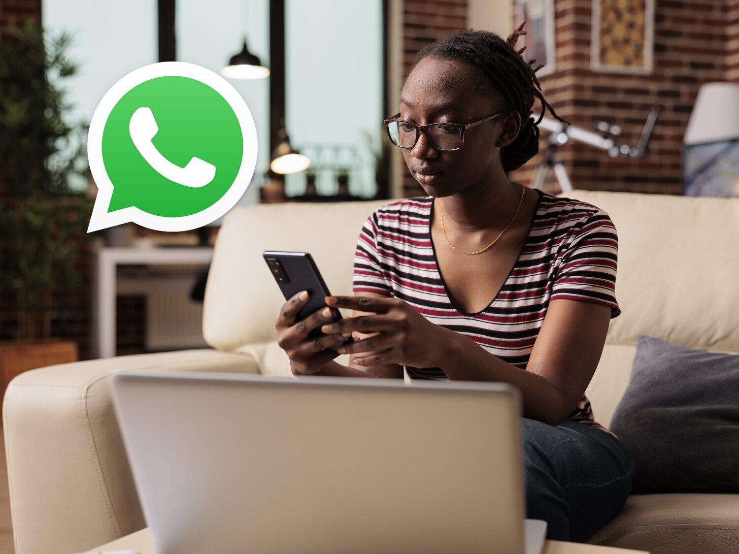 ¿Crees que te cotillean las conversaciones de WhatsApp? Te contamos cómo averiguarlo