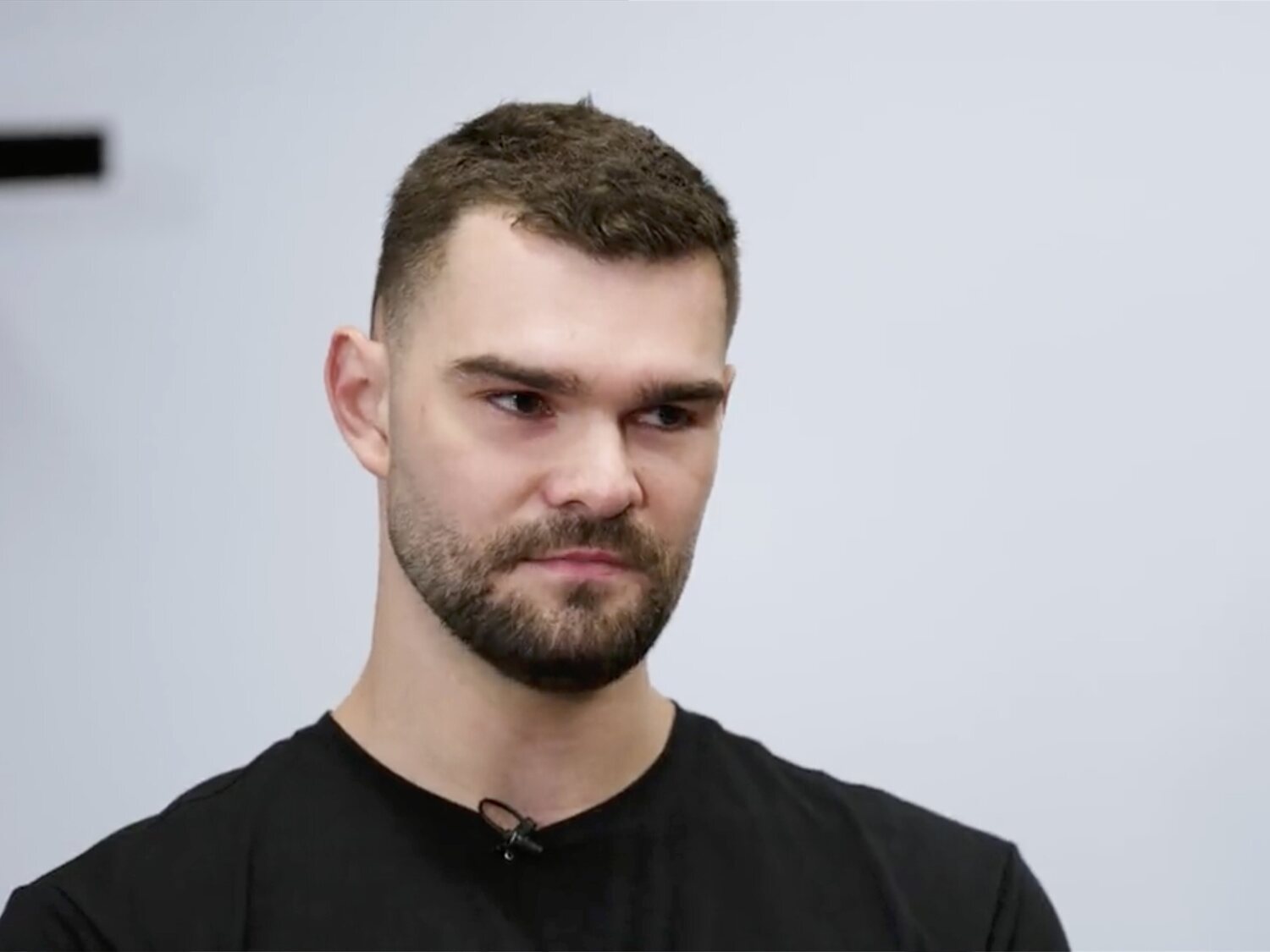 Isaac Humphries, exjugador de la NBA, cuenta ante todo su equipo que es gay y que llegó a pensar en el suicidio