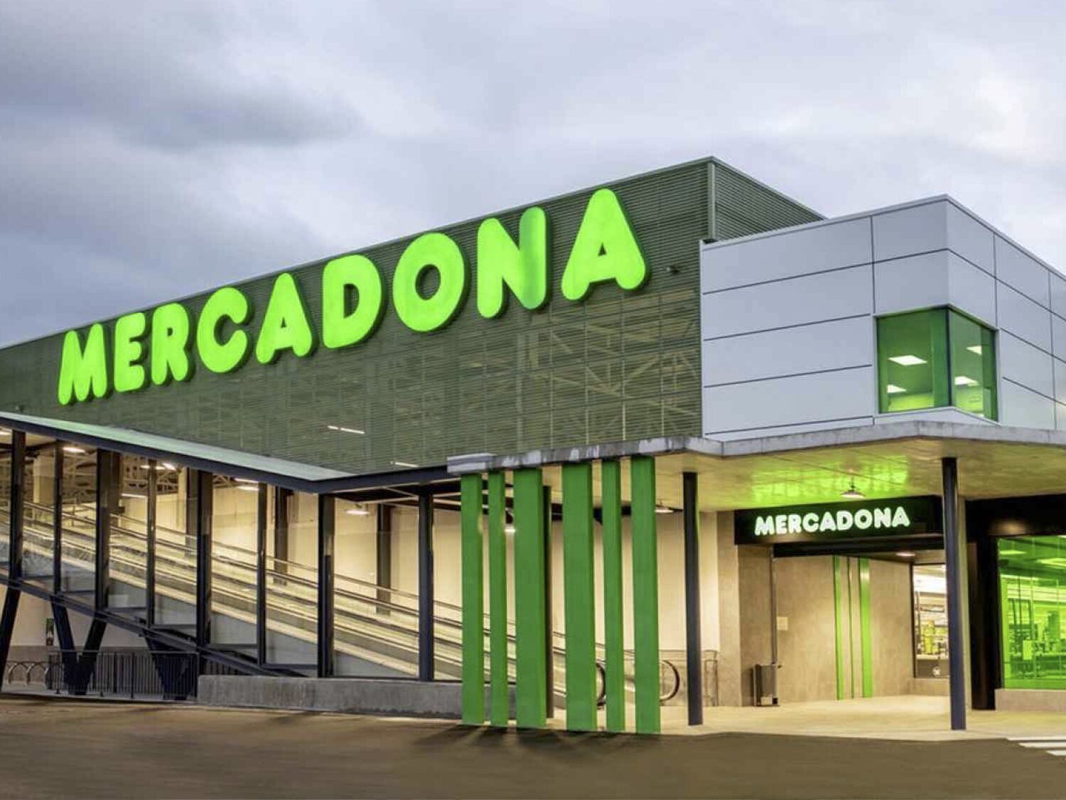 Mercadona desvela la cerveza que sustituye a su mítica Steinburg en todos sus supermercados