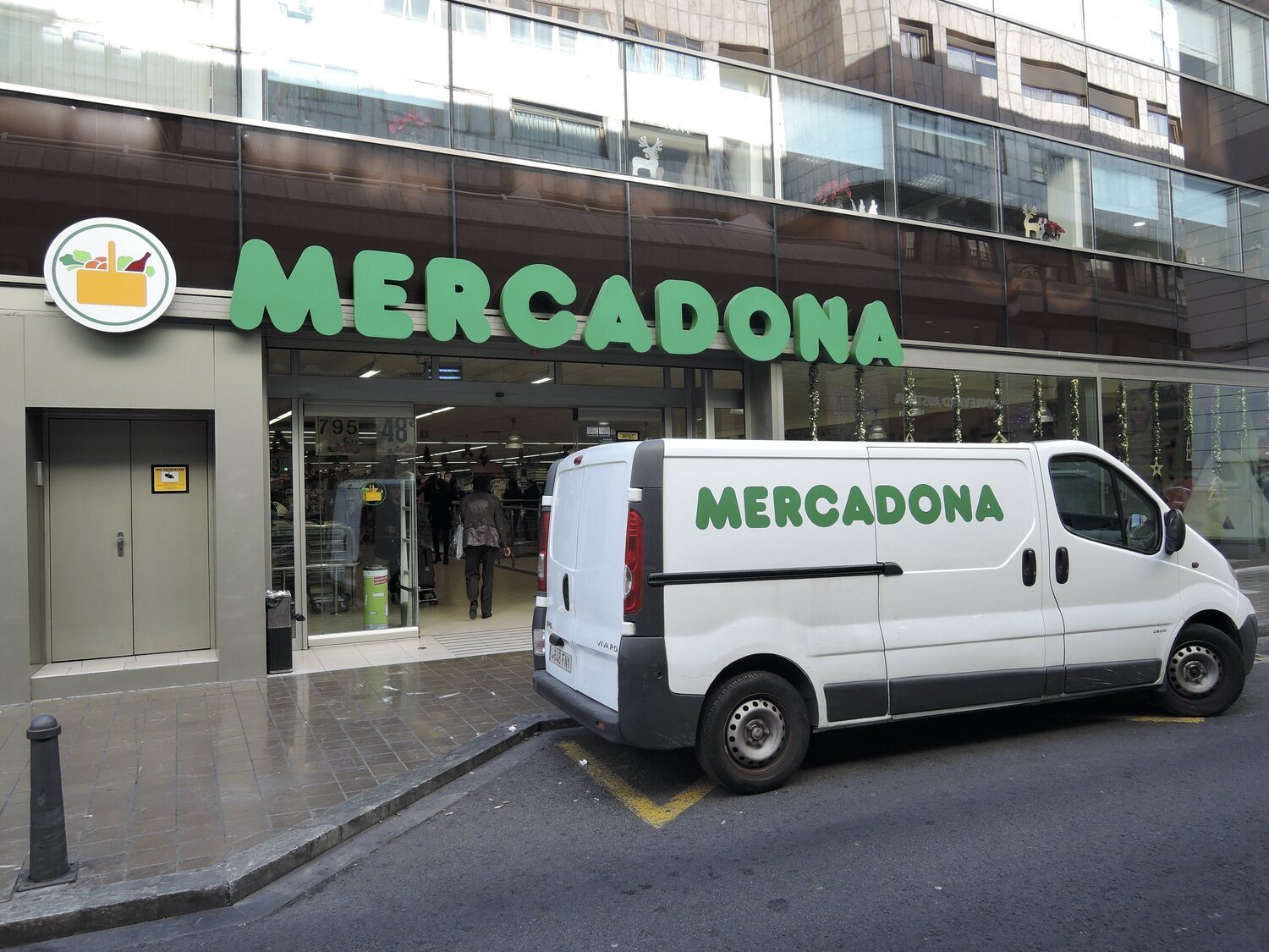 Una empleada de Mercadona desvela los sueldos de sus trabajadores y qué contrato conviene firmar