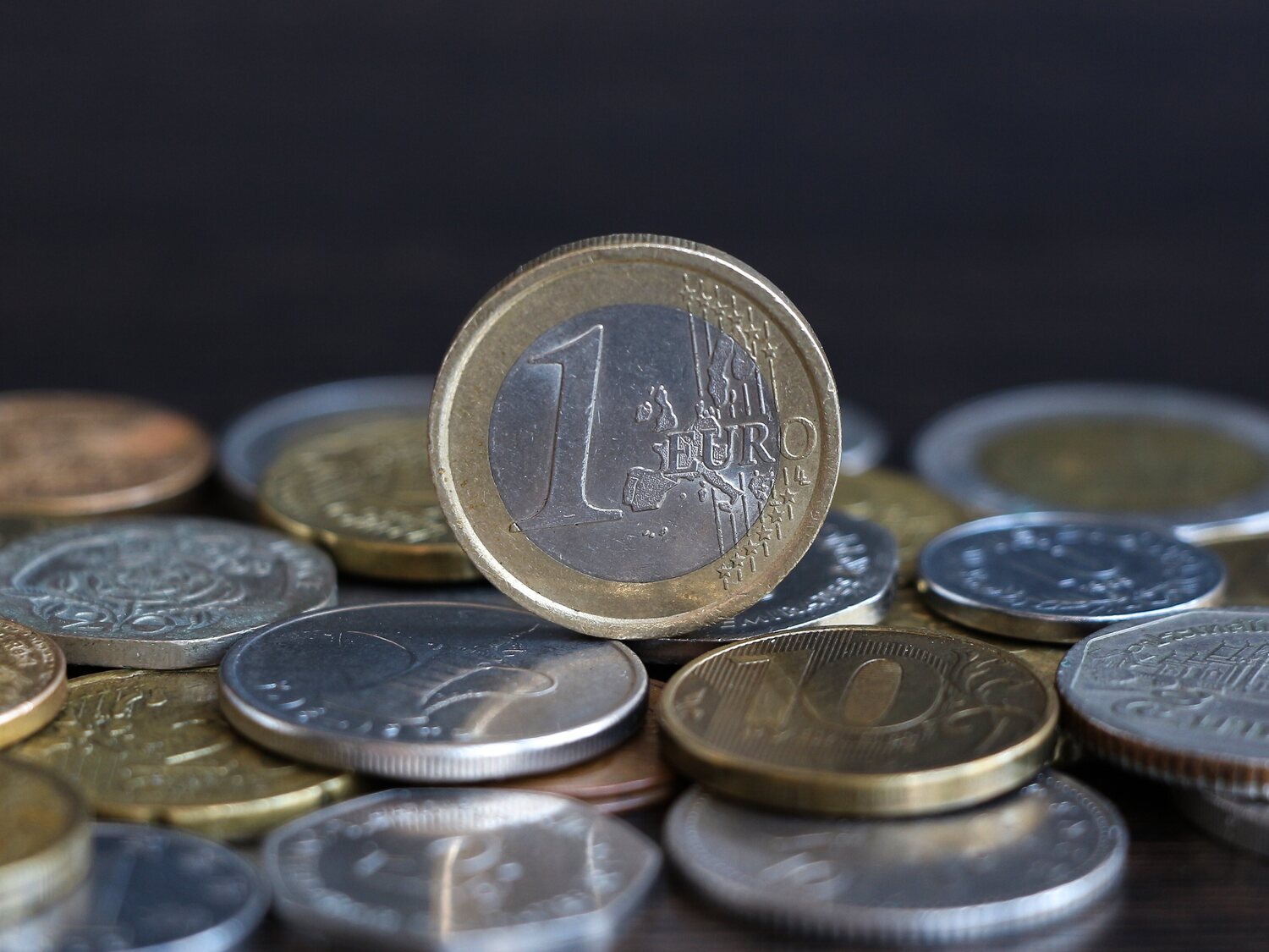 La Guardia Civil alerta sobre la circulación de esta moneda de un euro: así puedes evitar esta estafa