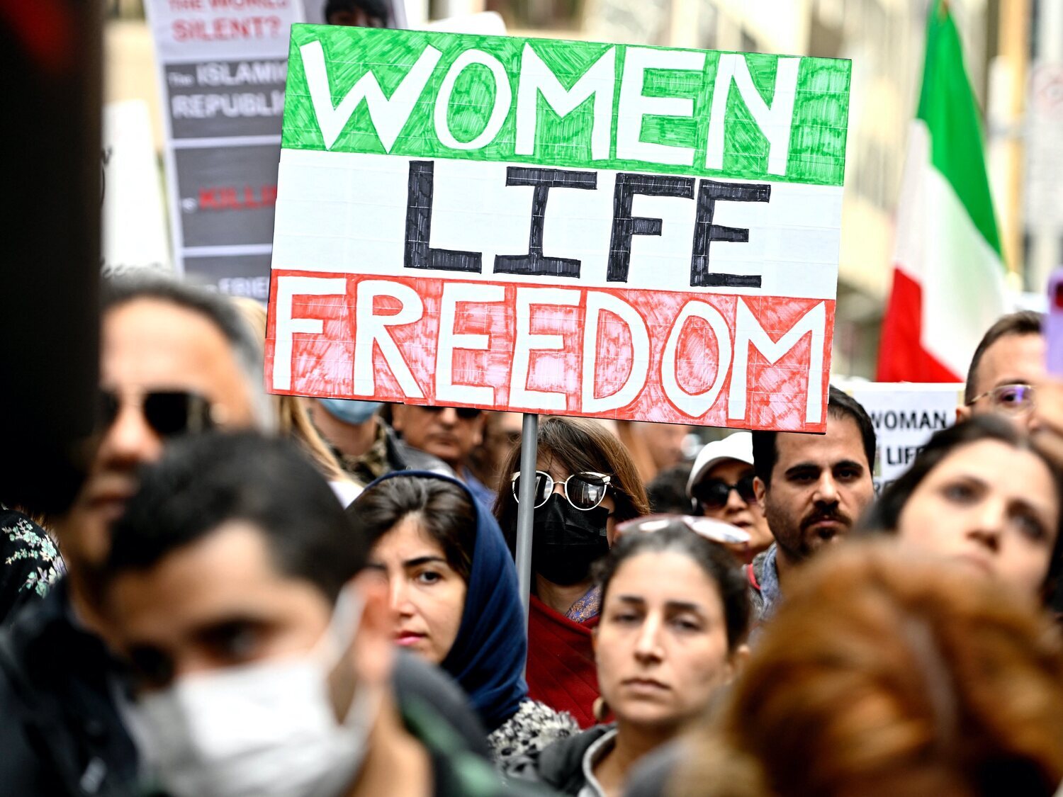 Irán desmantela la Policía de la Moral tras meses de protestas por la muerte de la joven que no llevaba bien el velo