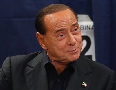 Berlusconi promete "un autobús lleno de prostitutas" a los jugadores de su equipo de fútbol