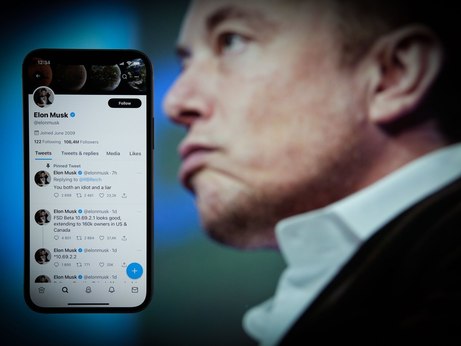 Elon Musk hace una encuesta vinculante en Twitter sobre si debe dimitir como director ejecutivo de la red social