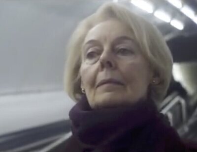 Una mujer acude cada día al metro de Londres para oír por megafonía la voz de su marido fallecido