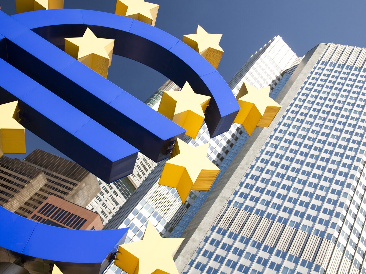 El Banco Central Europeo insta a subir los salarios