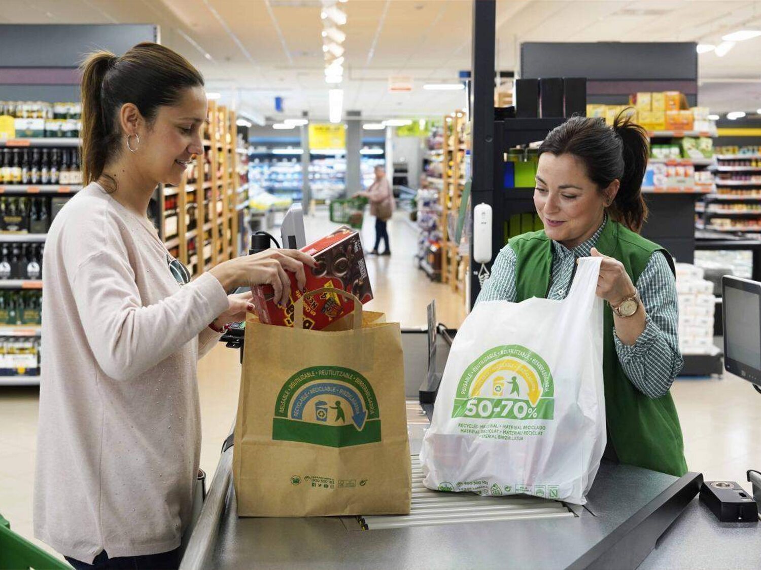 Trabajar en Mercadona: así cobran ahora sus empleados tras su última subida salarial