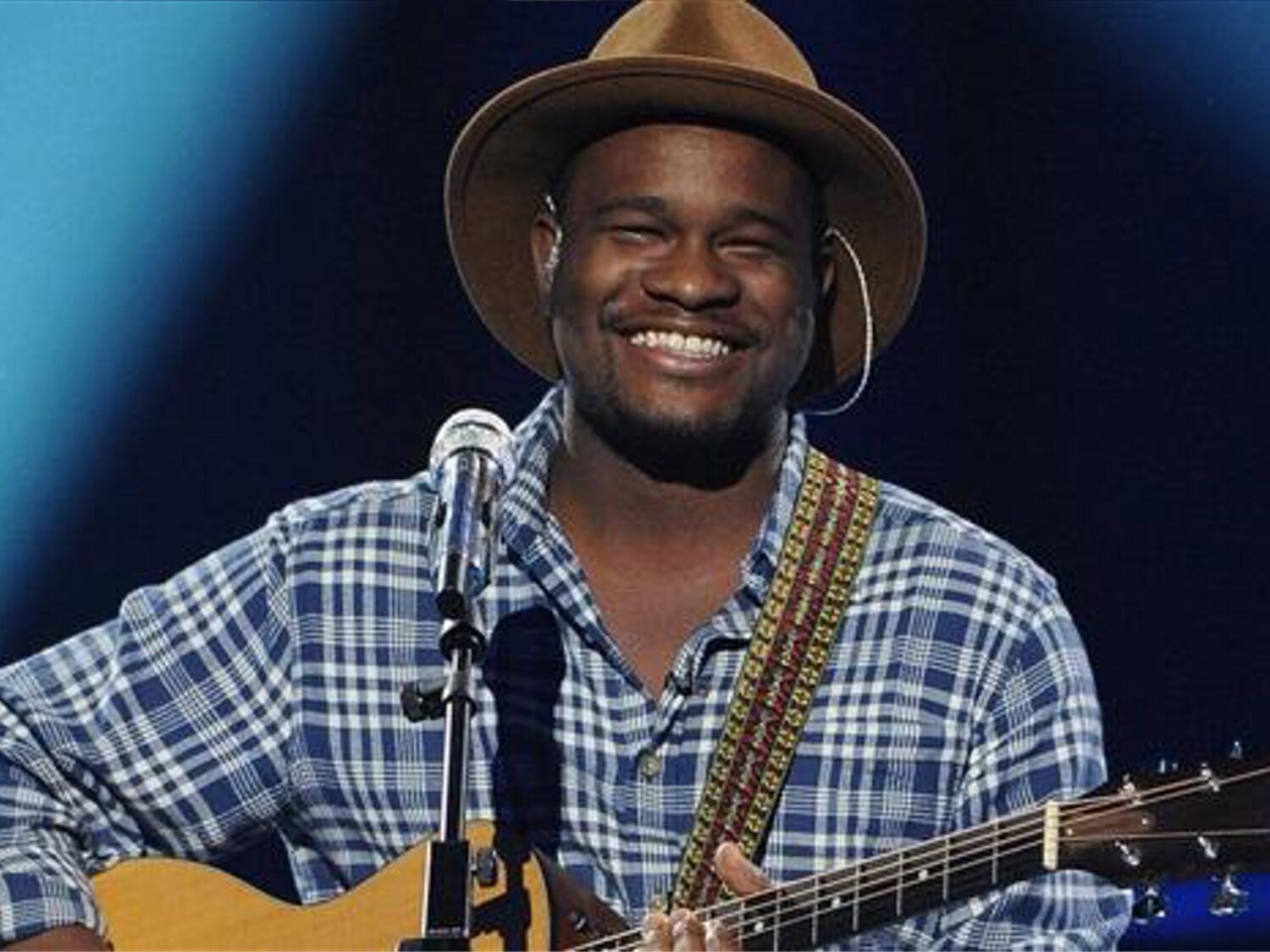 Muere a los 31 años C.J. Harris, cantante y finalista de 'American Idol'