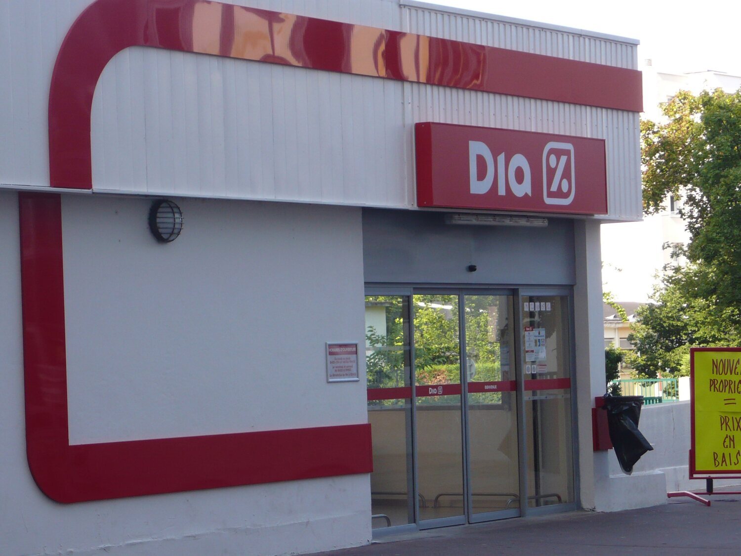 Liquidación de supermercados DIA en España: vacía tiendas, que reabrirán con otra marca