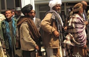 Los talibanes flagelan y cortan las manos a varios hombres homosexuales a los que acusan de sodomía