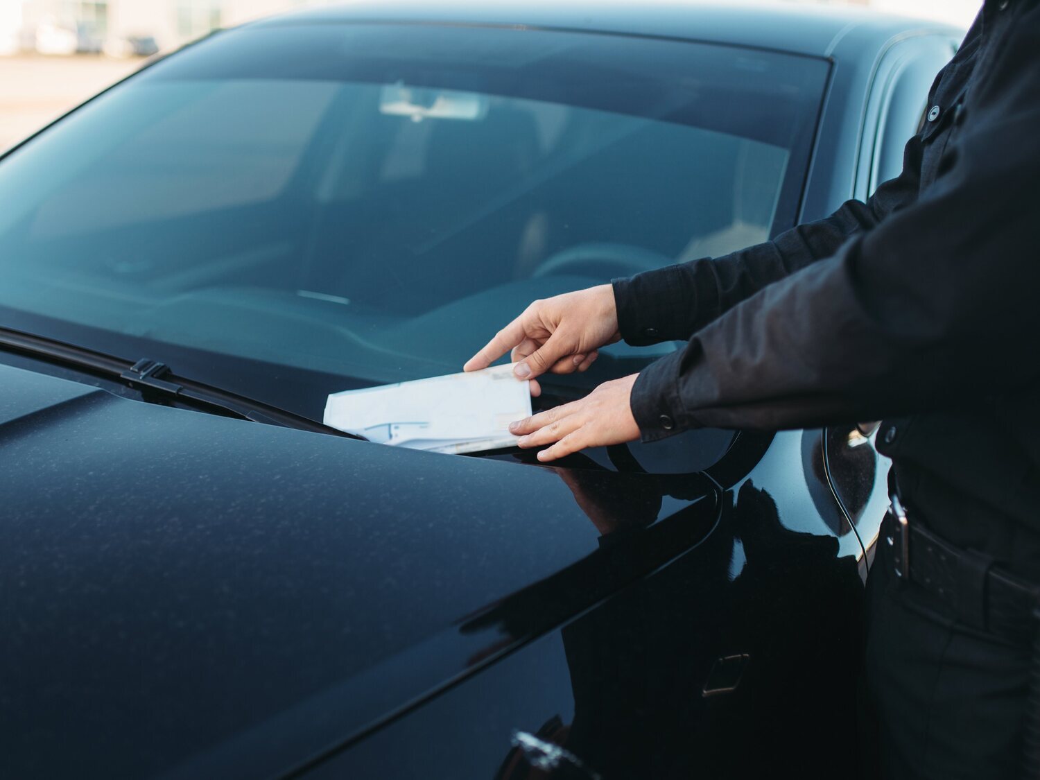 Las 11 multas más comunes que te pueden poner por aparcar mal y cuánto cuestan