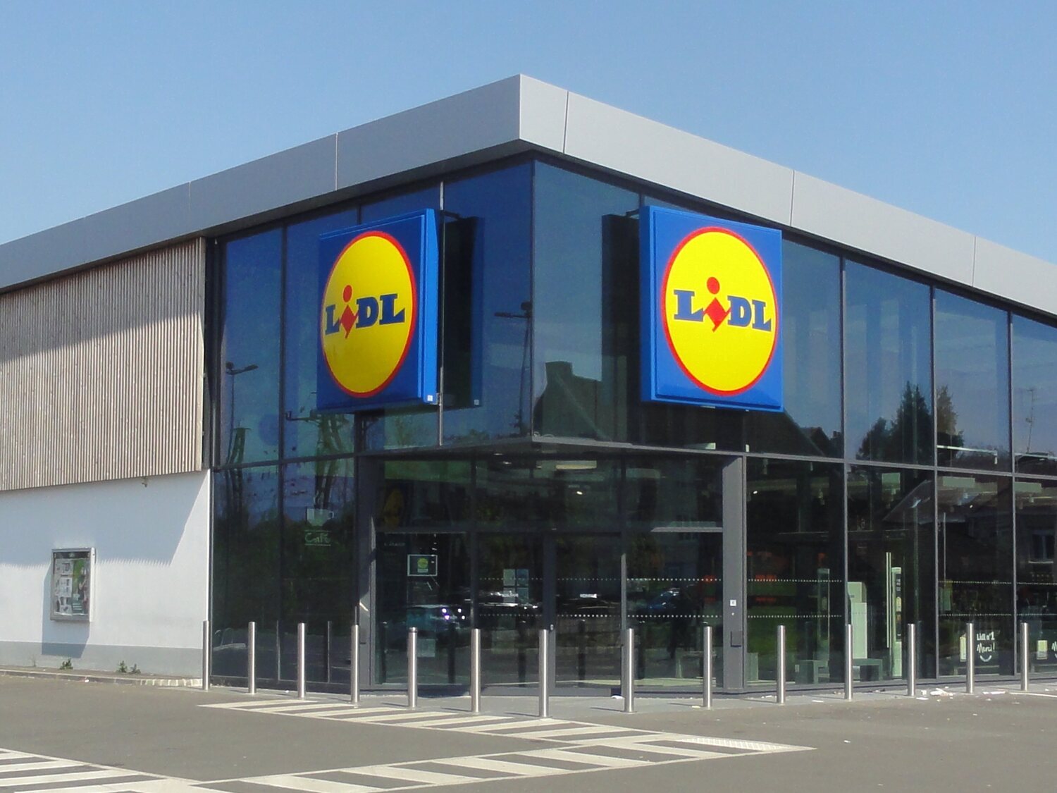 Alerta alimentaria: retiran de la venta este popular embutido de Lidl en España contaminado con listeria