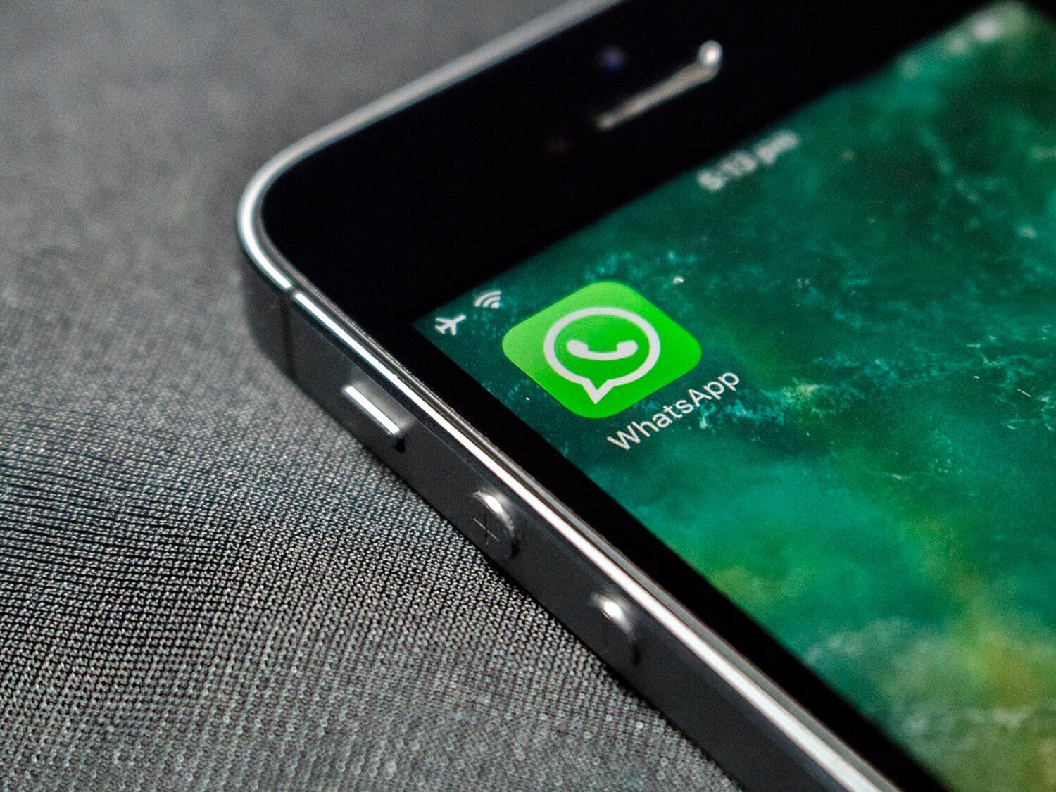 Salir sin dejar rastro: el nuevo truco para abandonar los grupos de WhatsApp