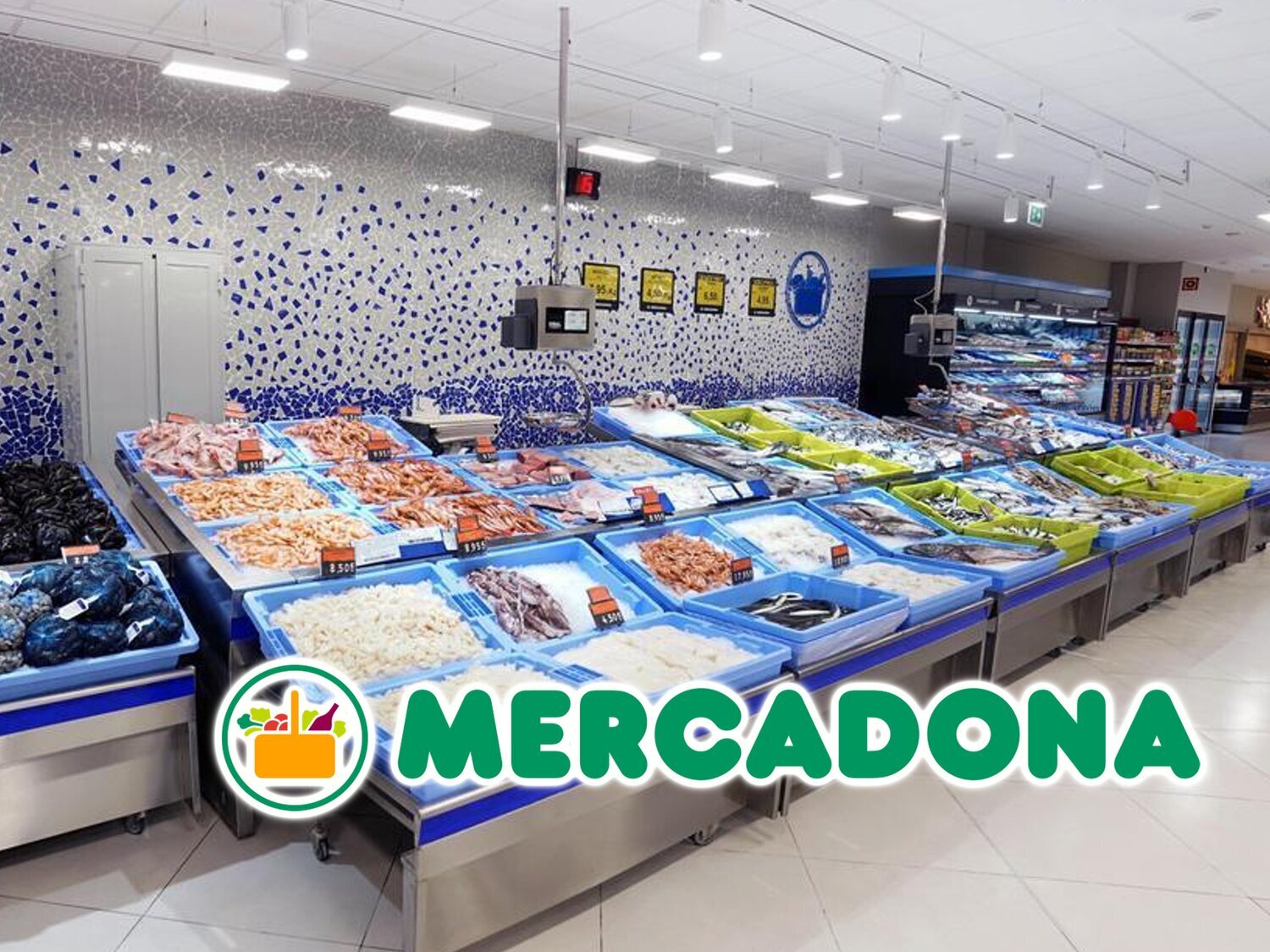 Esta es la curiosa diferencia entre las cajas verdes y azules que ves en las pescaderías de Mercadona