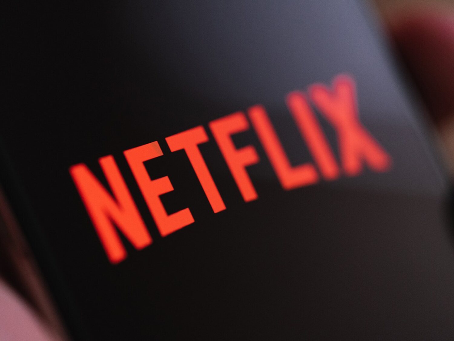 Netflix empieza a bloquear las cuentas compartidas: el aviso en pantalla y cómo evitarlo