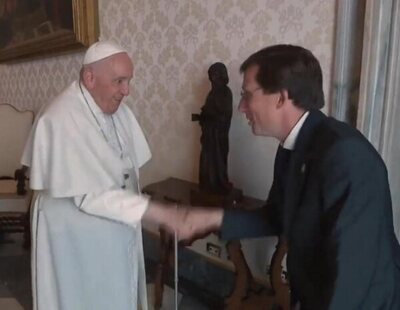 El Papa Francisco recibe a Almeida como 'heredero de la gran Manuela' y las redes se llenan de memes