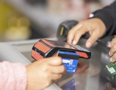 El Banco de España lanza una alerta a todos los consumidores ante los pagos con tarjeta en supermercados