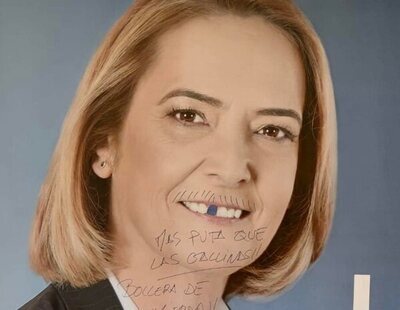 Investigan la aparición de pintadas homófobas en un cartel preelectoral de la alcaldesa de Motril (Granada)