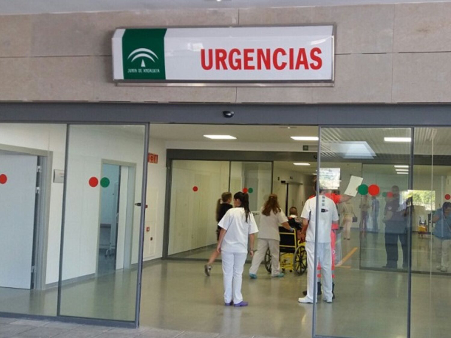 Muere una joven de 18 años en Cádiz después de que confundieran un derrame cerebral con una otitis